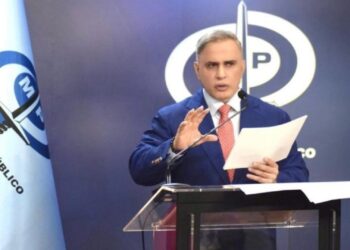 Venezuela anuncia investigación contra Nayib Bukele por “violentar” derechos de sus ciudadanos presos en el CECOT