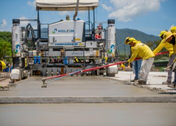 Avazan trabajos de ampliación en Carretera a Los Chorros