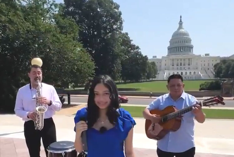Diáspora salvadoreña brinda emotiva felicitación al presidente Bukele por su cumpleaños