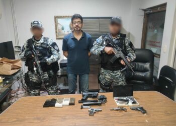 Capturan a sujeto con abundante armamento en su poder