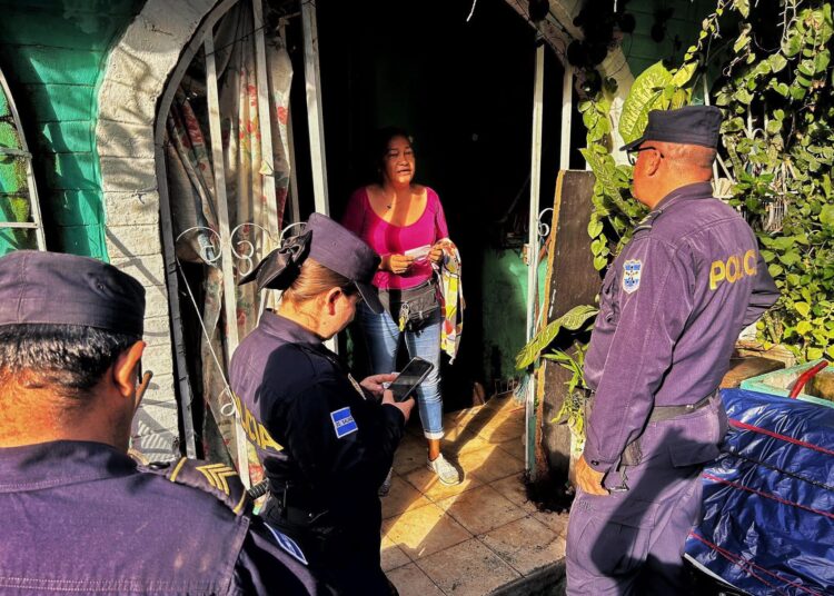 PNC y FAEAS ejecutan operativo casa por casa en comunidades de San Salvador