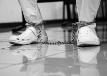 Adolescentes pandilleros enfrentan condenas por operar dentro y fuera de centros de reinserción