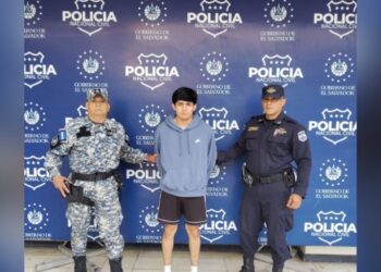 Conductor que intentó atropellar a policías en Santa Ana será procesado por homicidio tentado