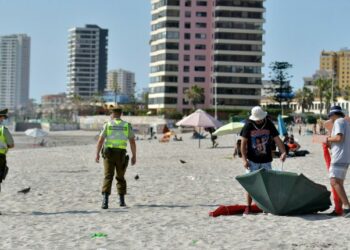 Gobierno chileno evacúa su costa por alerta de Tsunami