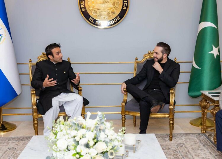 Presidente Bukele y ministro de criptomonedas de Pakistán dialogan sobre reservas estratégicas y educación en Bitcoin