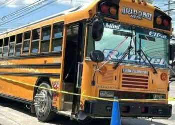 Una lonchera escondía el cuerpo de un recién nacido en un bus de San Pedro Sula