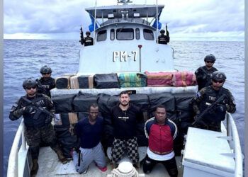 Otro fuerte golpe al narcotráfico en aguas del Pacífico salvadoreño