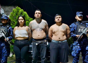 Tres sujetos fueron capturadas con droga y dinero en una residencial de San Juan Opico