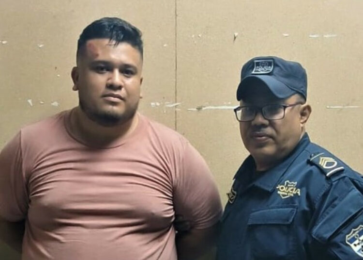 Detienen a un hombre por manejar ebrio en el centro de Santa Ana