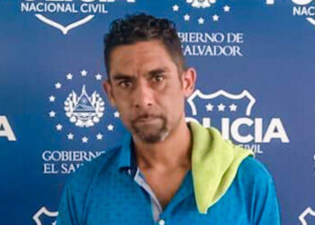 Detenido motorista sin licencia de la ruta 44 que lesionó a pasajera adulta mayor en Mejicanos