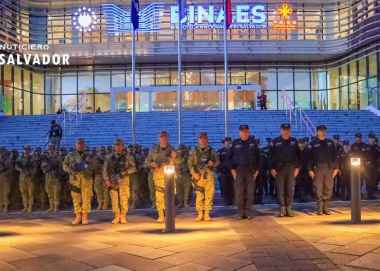 Policía y Fuerza Armada coordinan acciones para reforzar la seguridad en el Centro Histórico de San Salvador