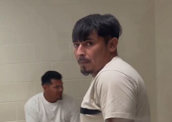 Capturan a dos hondureños tras operativo del ICE y FBI, uno de ellos pandillero de la MS