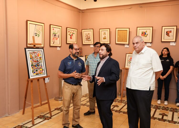Vicepresidente Félix Ulloa resalta el legado artesanal y artístico salvadoreño durante visita al CEDART