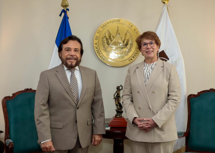 El Salvador refuerza su compromiso con la innovación y calidad en la caficultura