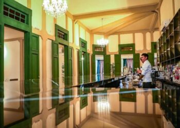 Inauguran restaurante en el Centro Histórico impulsado por salvadoreños que emigraron a Madrid y hoy regresan para invertir