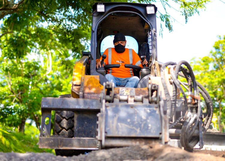 Inician obras viales en Santa Ana Centro con apoyo del FOVIAL y municipalidad