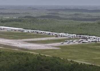 Trump refuerza su política migratoria con nuevo centro de detención en los Everglades