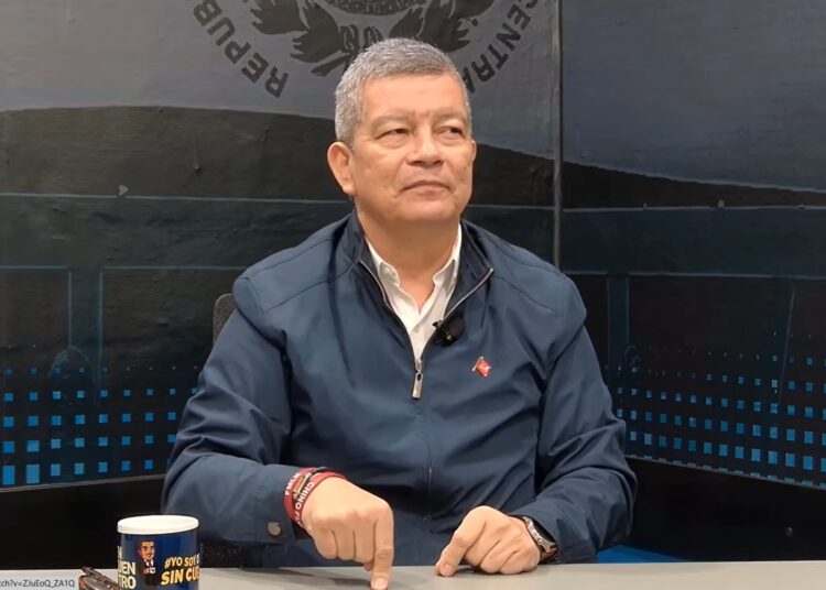 Manuel Flores acusa abandono de obras y señala copia de su propuesta por parte del Gobierno