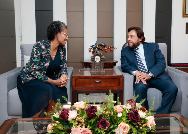 Vicepresidencia y Cruz Roja Internacional refuerzan cooperación para beneficiar a miles de salvadoreños