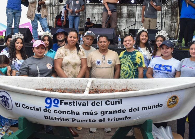 Festival del Curil atrae a miles de turistas y celebra la gastronomía costera en Puerto El Triunfo