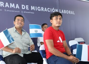 Salvadoreños viajan a Francia con empleos formales gracias al Programa de Migración Laboral