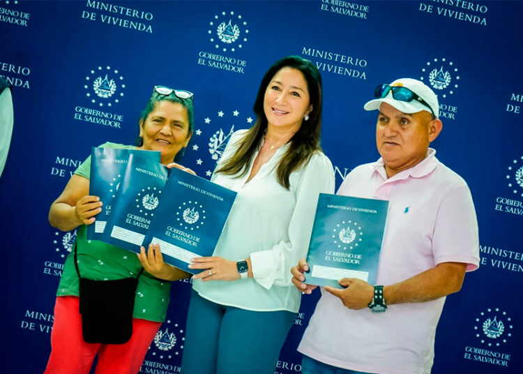 Fondo Social alcanza las 42,822 viviendas escrituradas y cerca de $1,000 millones en inversión