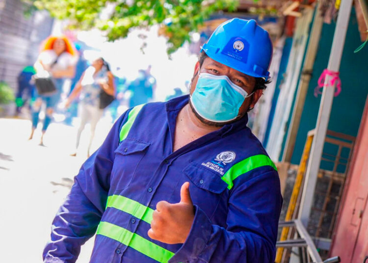 Inicia construcción de galera para reubicación temporal de vendedores del mercado de Santa Ana