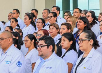 Aprueban fondos para garantizar emisión de credenciales a profesionales de especialidades médicas