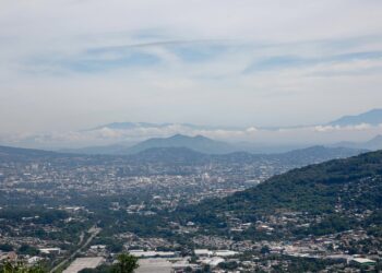 Polvo del Sahara y lluvias coincidirán esta semana, advierte el MARN