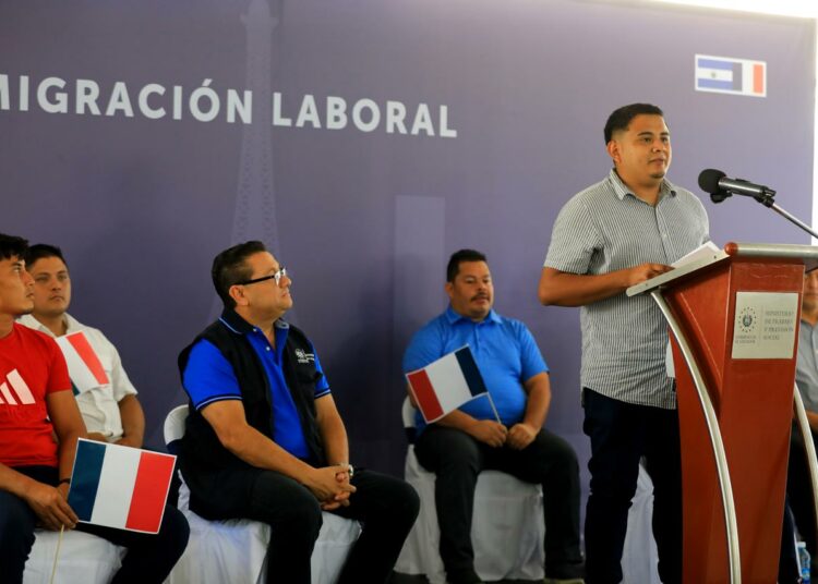 Cerca de 12 mil salvadoreños han encontrado empleo en el extranjero gracias al Programa de Migración Laboral