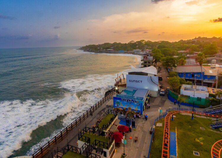 El Salvador expone su transformación turística como modelo de éxito en foro regional de la ONU Turismo