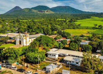 Gobierno inaugura unidad de salud en San Isidro, Izalco