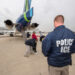 ICE estudia comprar aviones propios para duplicar las deportaciones en Estados Unidos