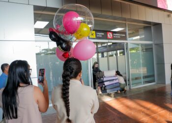 Nuevos incentivos facilitan el retorno y la reintegración de salvadoreños desde el extranjero