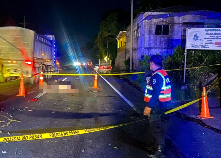 Sujeto atropella a hombre y se da a la fuga