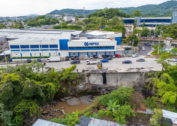 Avanzan las obras para asegurar tramo afectado sobre Carretera Panamericana