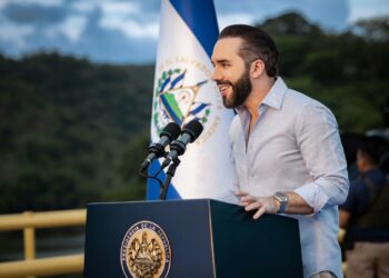 Presidente Nayib Bukele cumple a población con nuevos puentes en San Miguel