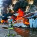 Incendio en negocio moviliza a bomberos en carretera Santa Ana-Metapán