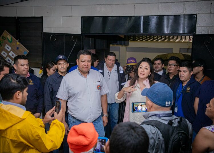 Gobierno despliega apoyo integral y subsidios para familias de Tutunichapa I afectadas por lluvias