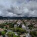 Alertan sobre lluvias intensas y vientos fuertes en todo el país