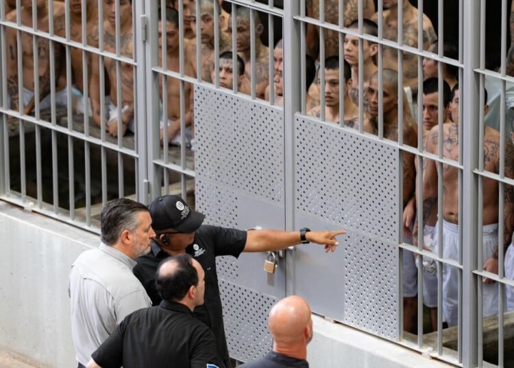 El Salvador destaca a nivel internacional por sus avances en seguridad y combate a las pandillas