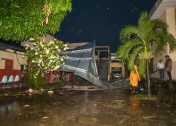 Autoridades municipales coordinan atención en techo de parroquia dañado por vientos