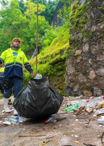 Alcaldía impulsa limpieza de ríos y drenajes para reducir riesgos durante el invierno