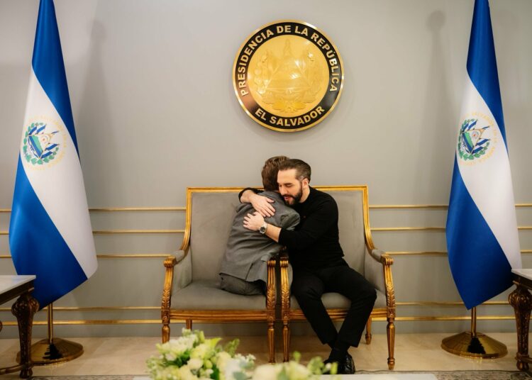 Nick Vujicic en El Salvador: “Dios está haciendo algo especial aquí, he orado por este país”