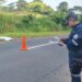 Dos hombres mueren atropellados en carretera a Santa Ana; conductor se dio a la fuga