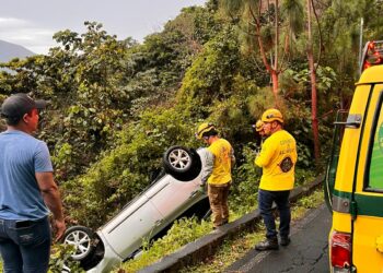 Conductor resulta ileso tras accidente en carretera a Alegría, Usulután