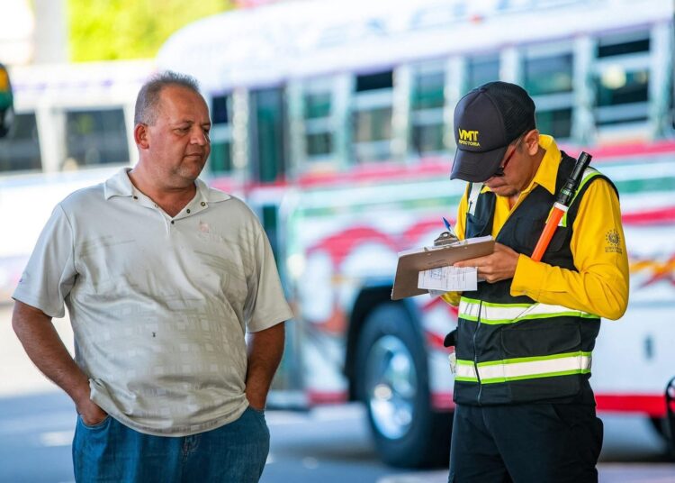 Imponen multas a la ruta 301 por cobros excesivos en el pasaje