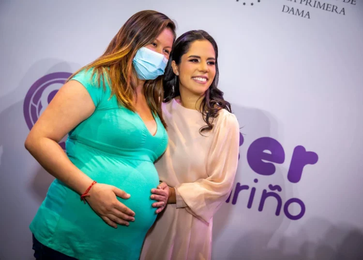 Primera Dama Gabriela de Bukele reafirma su apoyo a la lactancia materna