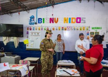 Ministra Trigueros continúa inspeccionando centros edicativos