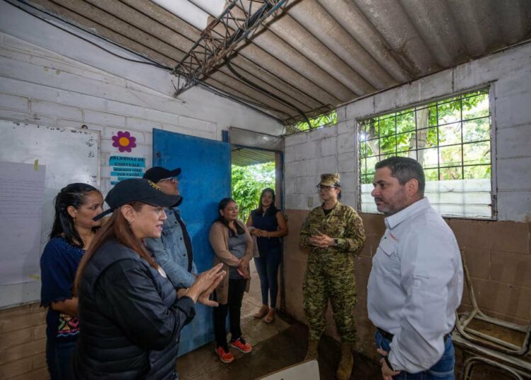 Ministra de Educación continúa sus jornadas de verificación de centros escolares